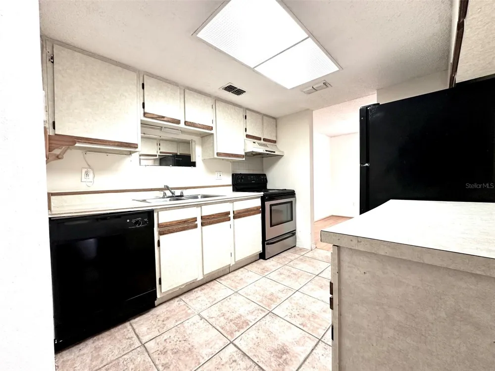 135 HUNTER LAKE DRIVE #F Oldsmar, FL 34677