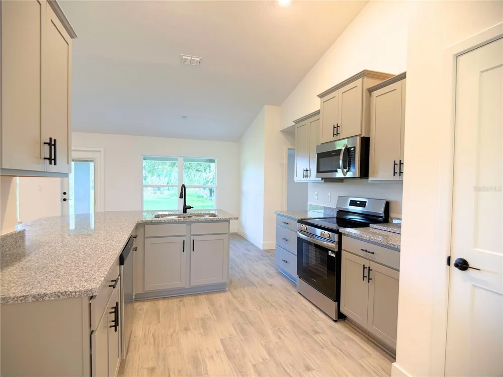 36893 HIDDEN VIEW CIRCLE Dade City, FL 33523