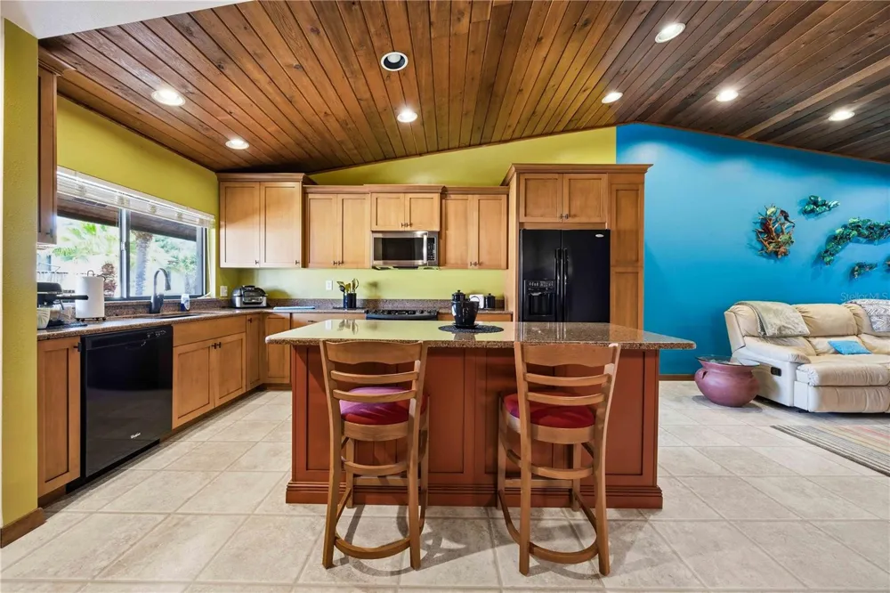 6204 COUNTRY CLUB DRIVE #F24 Lake Wales, FL 33898