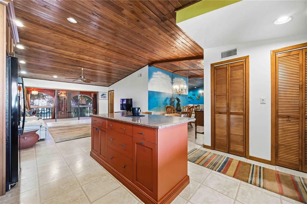6204 COUNTRY CLUB DRIVE #F24 Lake Wales, FL 33898