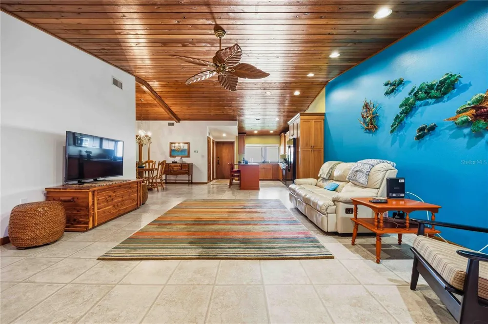 6204 COUNTRY CLUB DRIVE #F24 Lake Wales, FL 33898