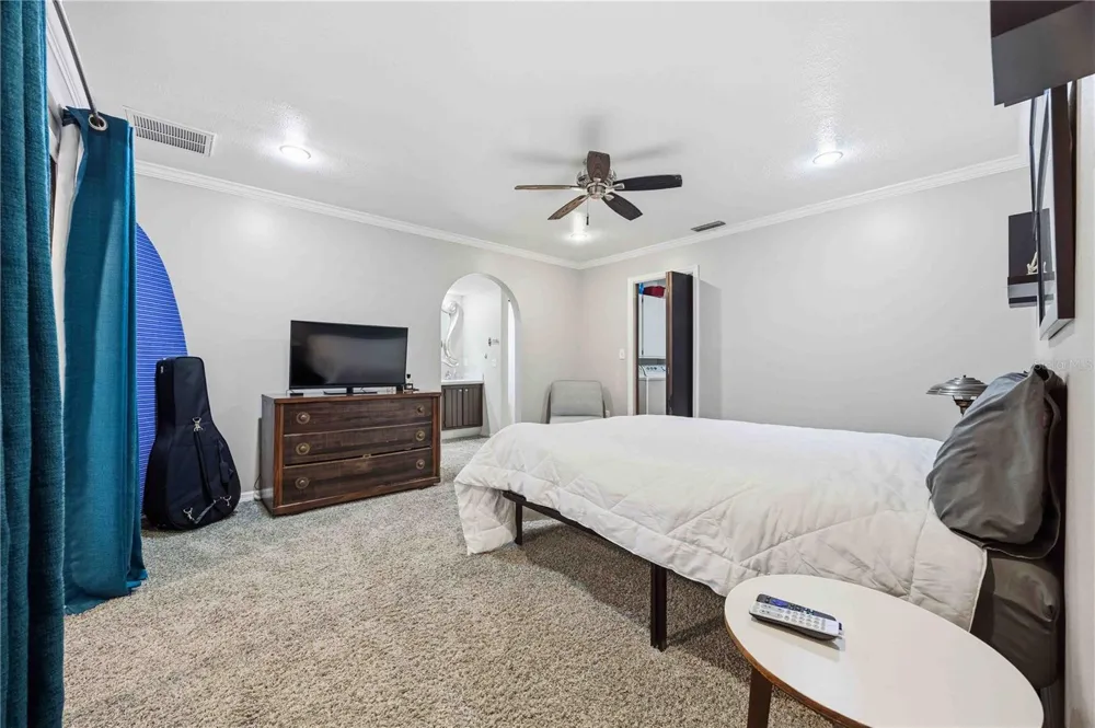 6204 COUNTRY CLUB DRIVE #F24 Lake Wales, FL 33898