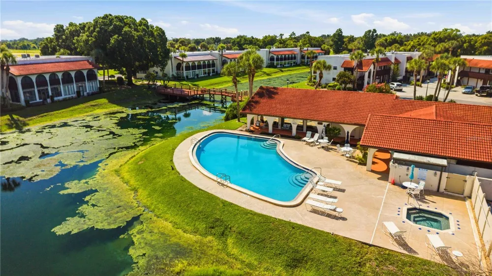 6204 COUNTRY CLUB DRIVE #F24 Lake Wales, FL 33898