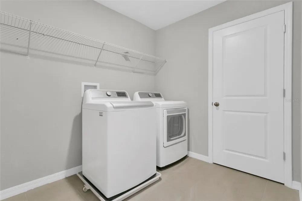 9169 WAVERLY WALK DRIVE Orlando, FL 32817