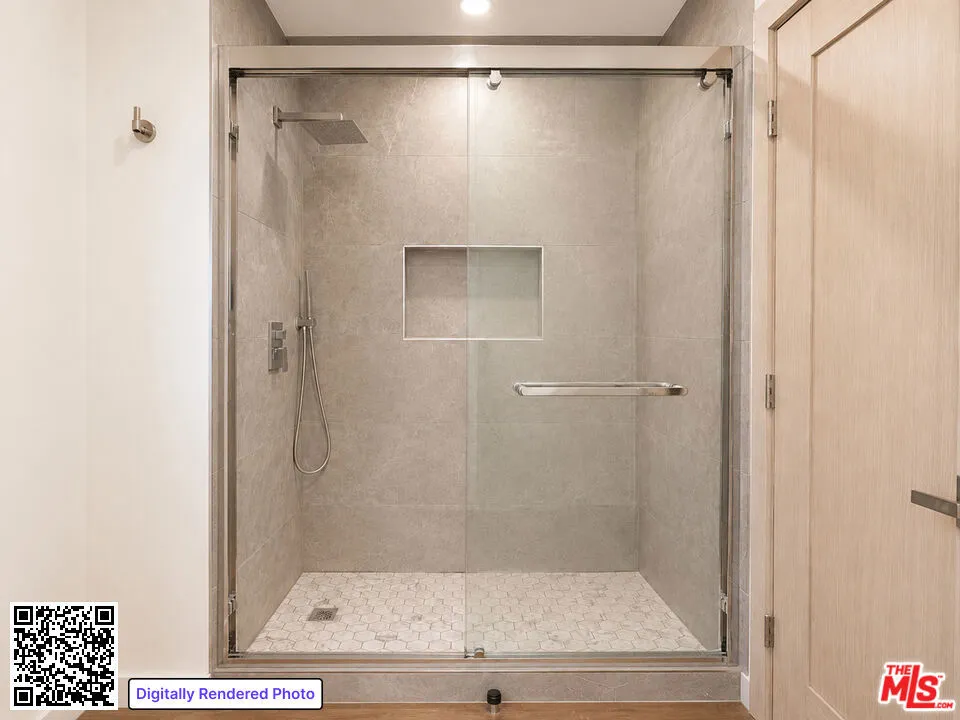 2449 Beachwood Drive #11 Hollywood Hills, CA 90068