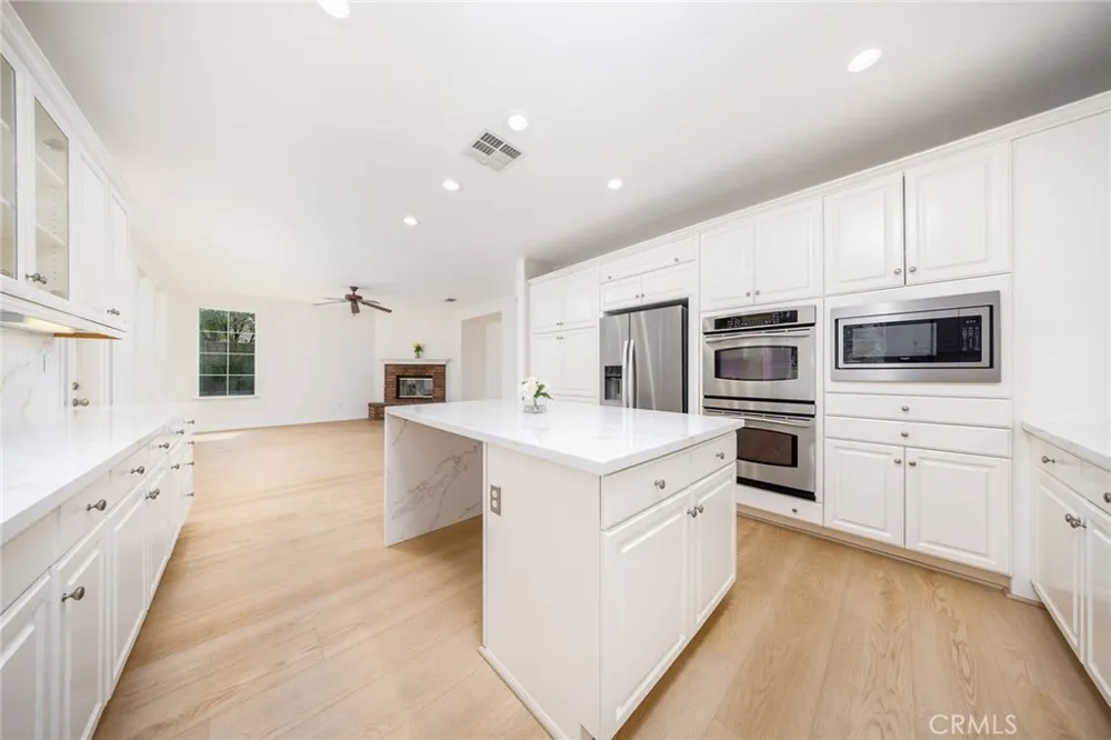 2225 Saratoga Lane Glendora, CA 91741