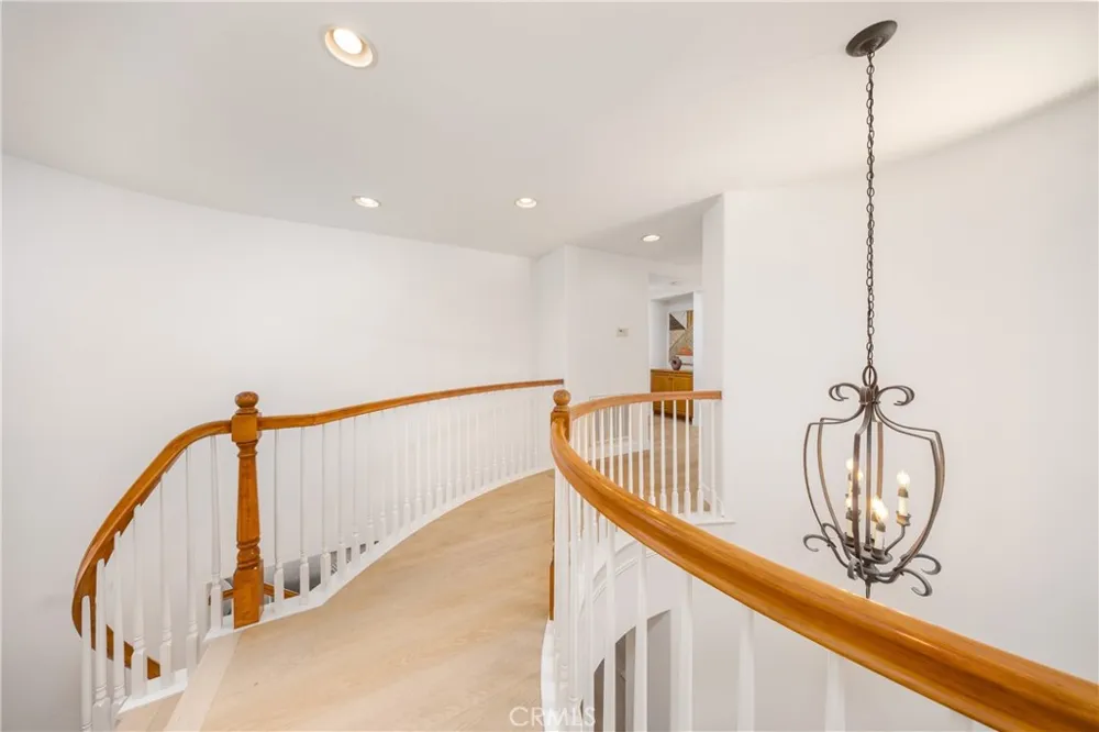 2225 Saratoga Lane Glendora, CA 91741