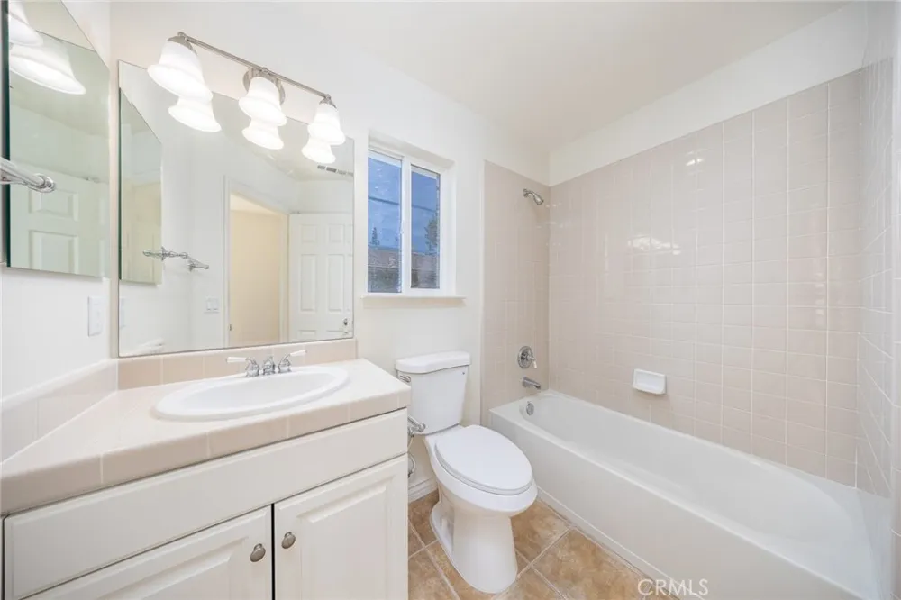 2225 Saratoga Lane Glendora, CA 91741