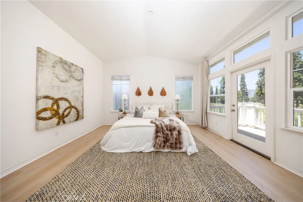 2225 Saratoga Lane Glendora, CA 91741