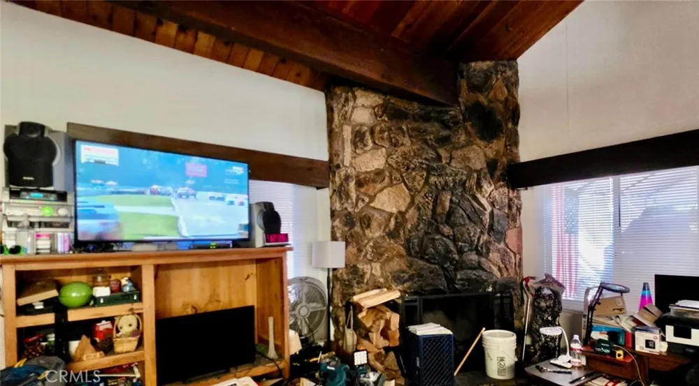 31861 Hollow Way Running Springs, CA 92382