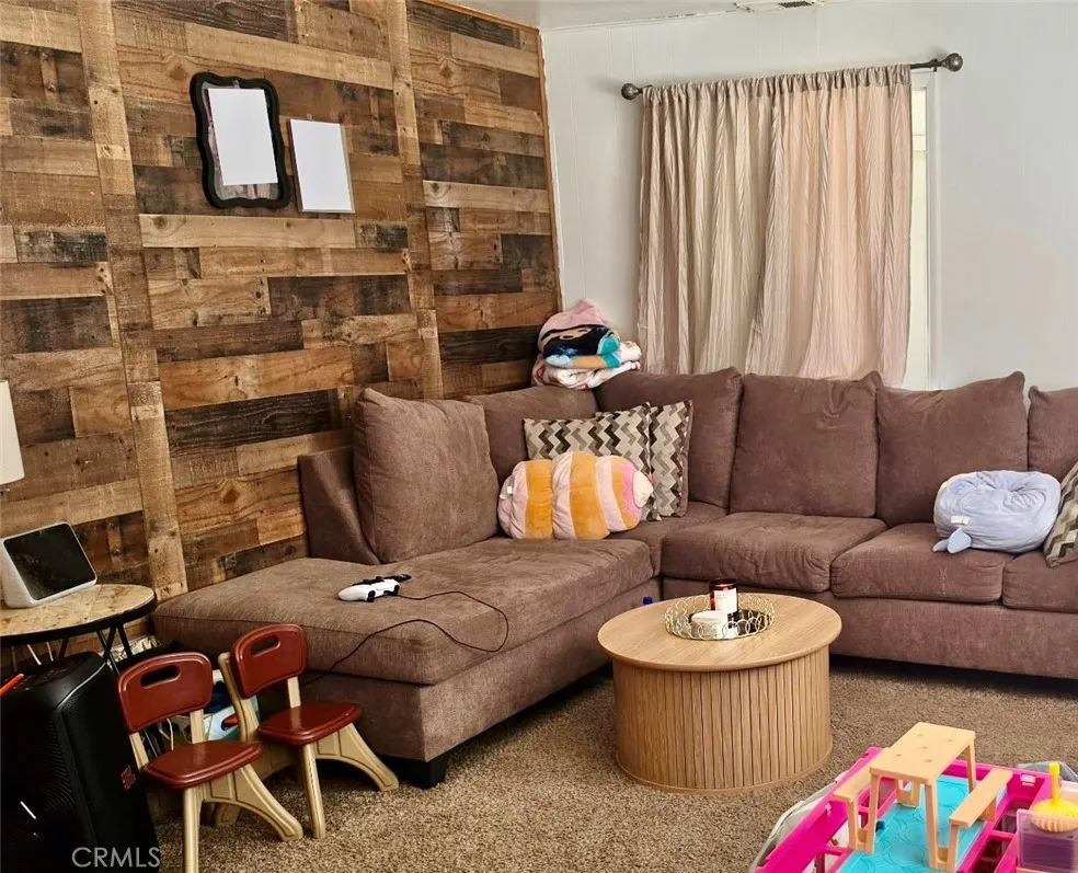 31861 Hollow Way Running Springs, CA 92382
