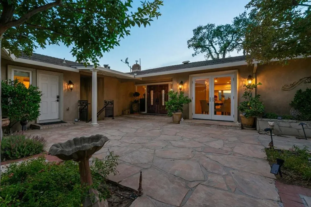 15333 Kennedy Road Los Gatos, CA 95032