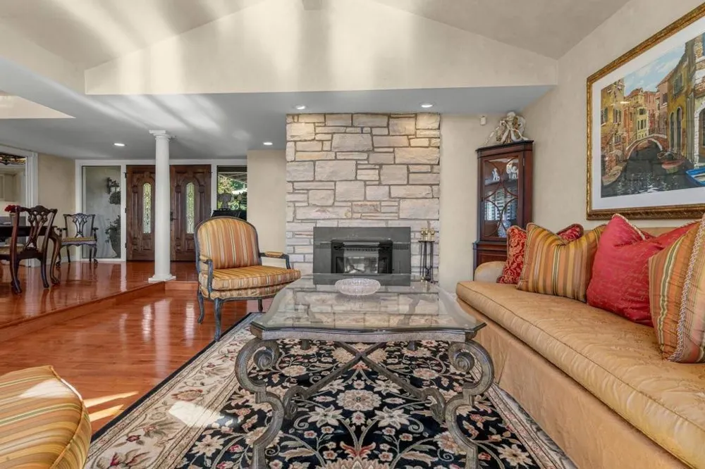 15333 Kennedy Road Los Gatos, CA 95032
