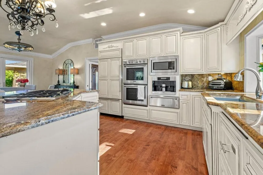 15333 Kennedy Road Los Gatos, CA 95032