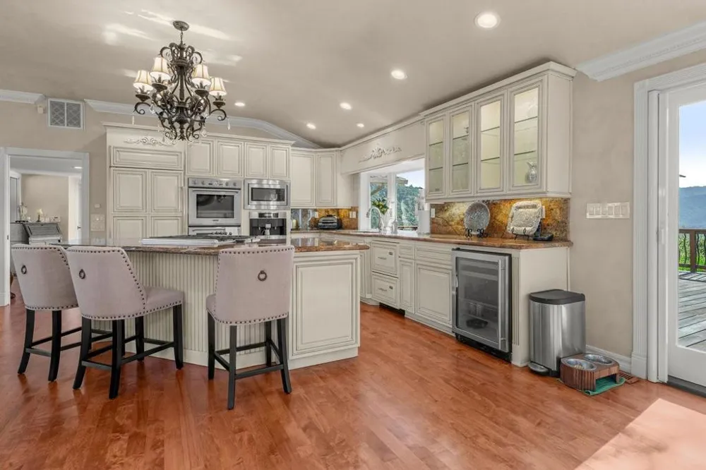 15333 Kennedy Road Los Gatos, CA 95032