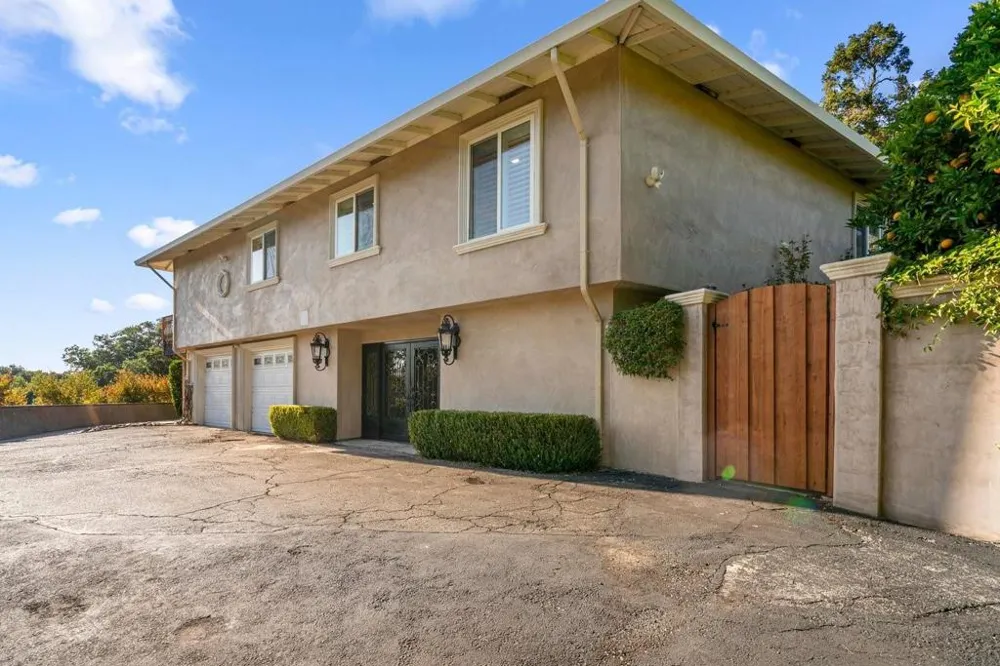 15333 Kennedy Road Los Gatos, CA 95032