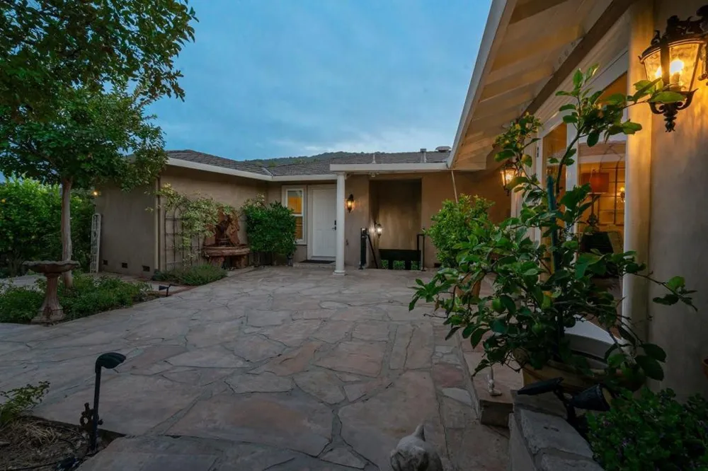 15333 Kennedy Road Los Gatos, CA 95032