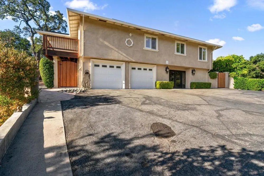 15333 Kennedy Road Los Gatos, CA 95032