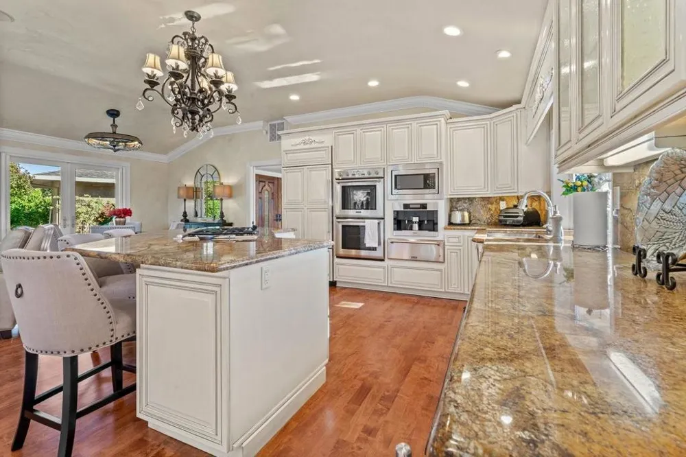 15333 Kennedy Road Los Gatos, CA 95032