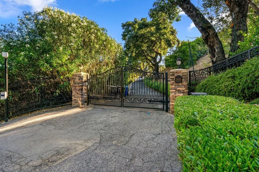 15333 Kennedy Road Los Gatos, CA 95032