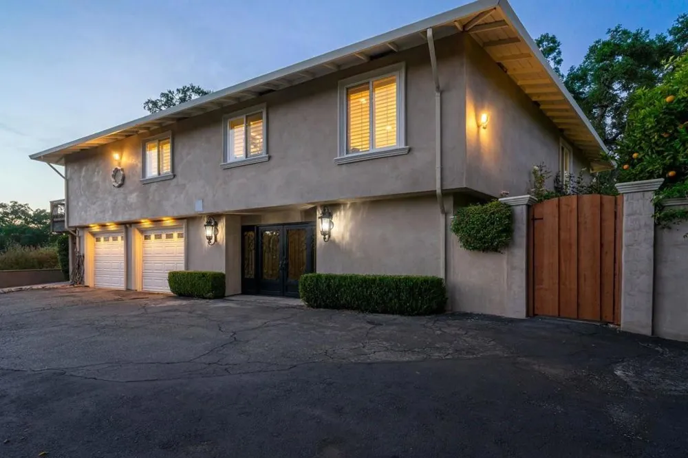 15333 Kennedy Road Los Gatos, CA 95032