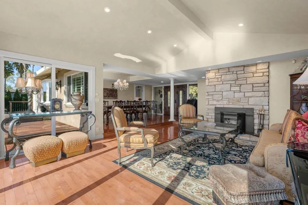 15333 Kennedy Road Los Gatos, CA 95032