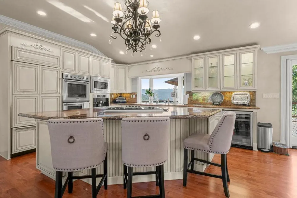 15333 Kennedy Road Los Gatos, CA 95032