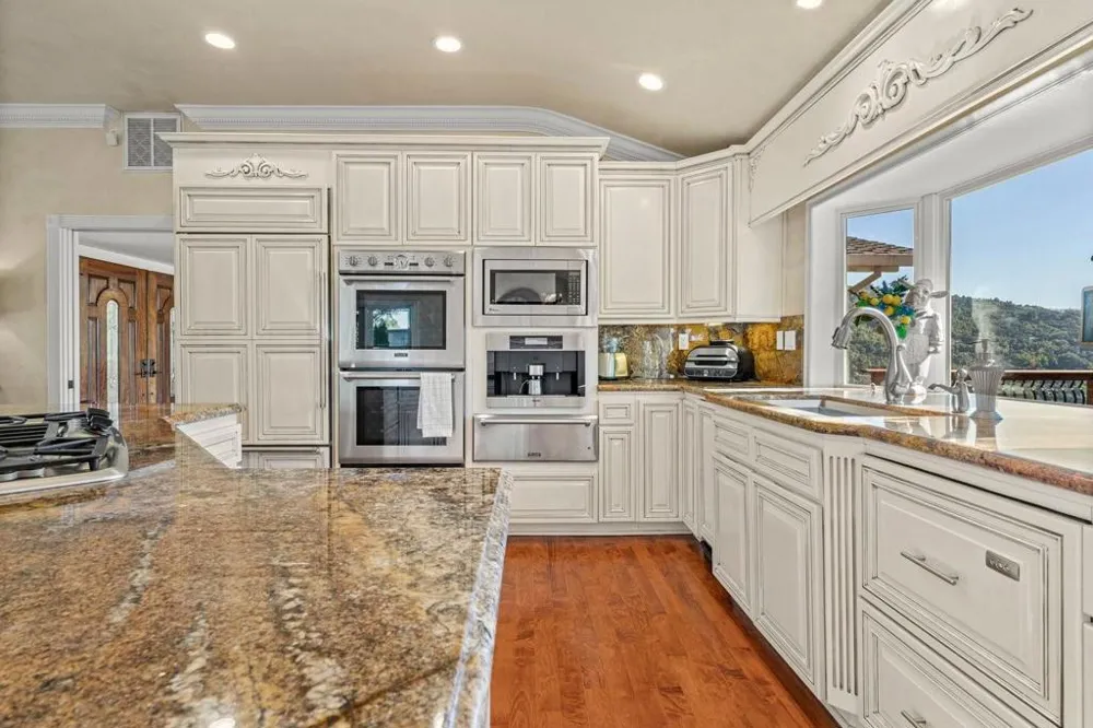 15333 Kennedy Road Los Gatos, CA 95032