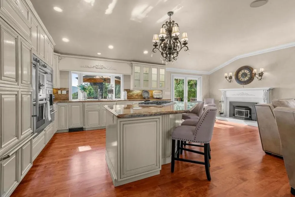 15333 Kennedy Road Los Gatos, CA 95032