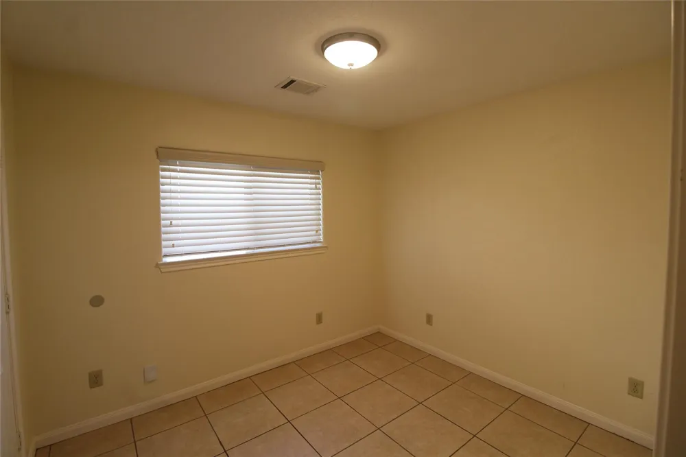 814 Mobile Drive #B Pasadena, TX 77506