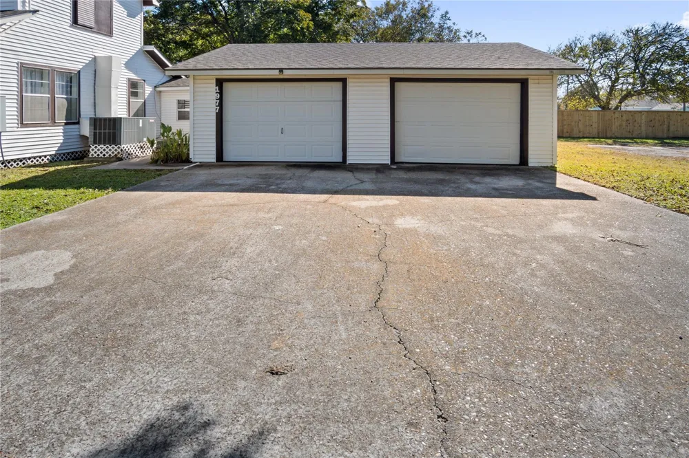 1977 E 7th Street High Island, TX 77623
