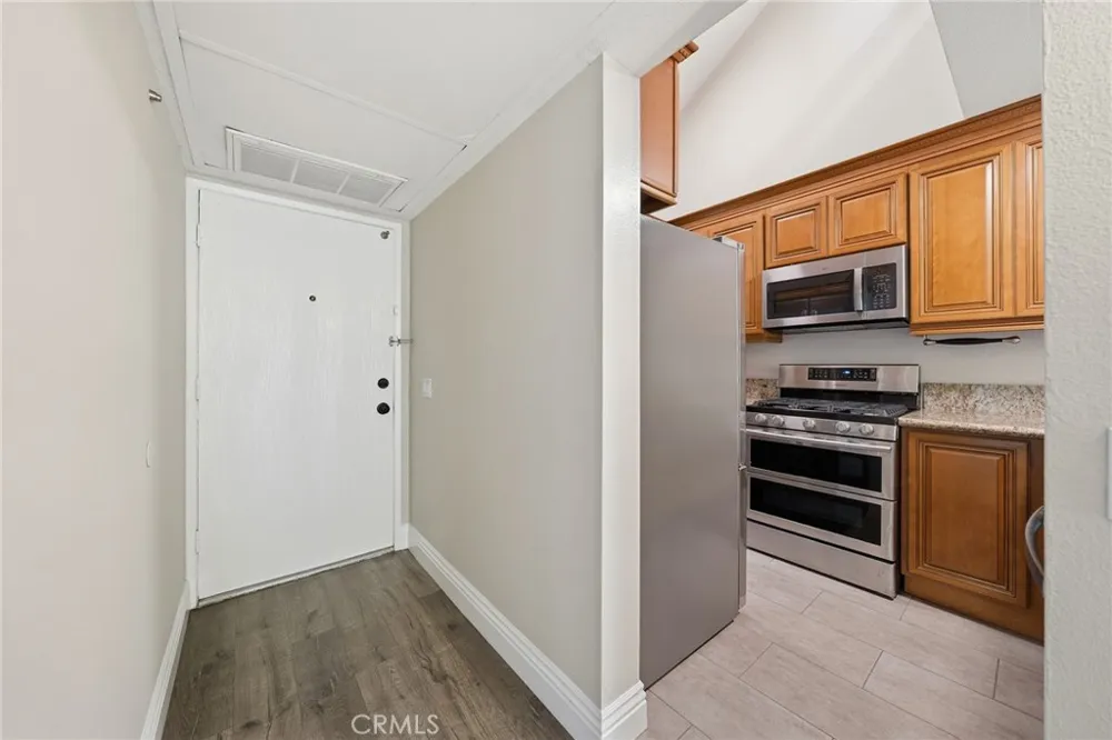 127 Lemon Irvine, CA 92618