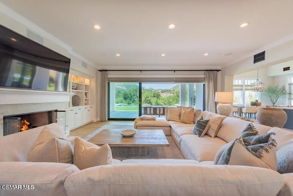 2969 Calbourne Lane Westlake Village, CA 91361