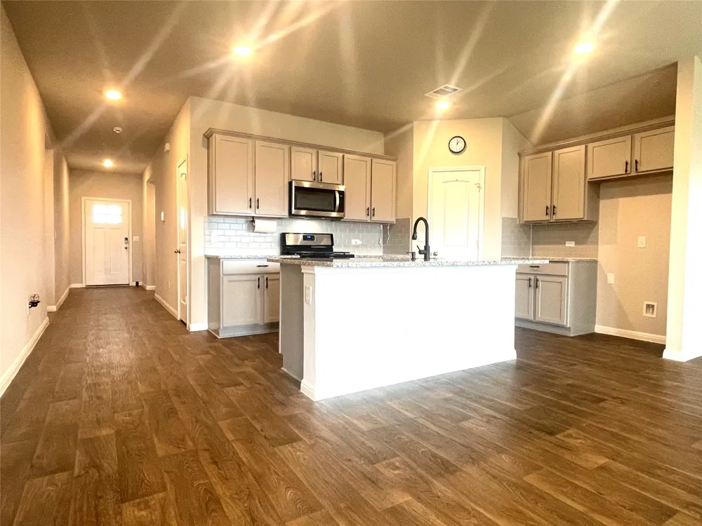 19616 Ann Richards Avenue Manor, TX 78653