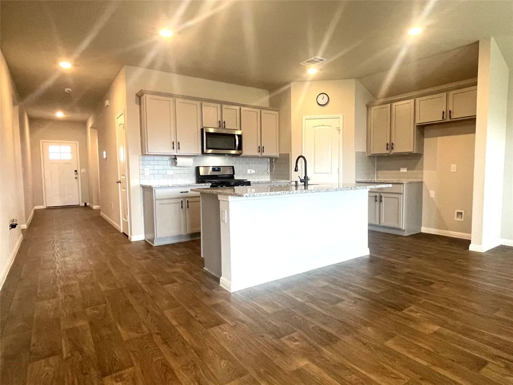 19616 Ann Richards Avenue Manor, TX 78653