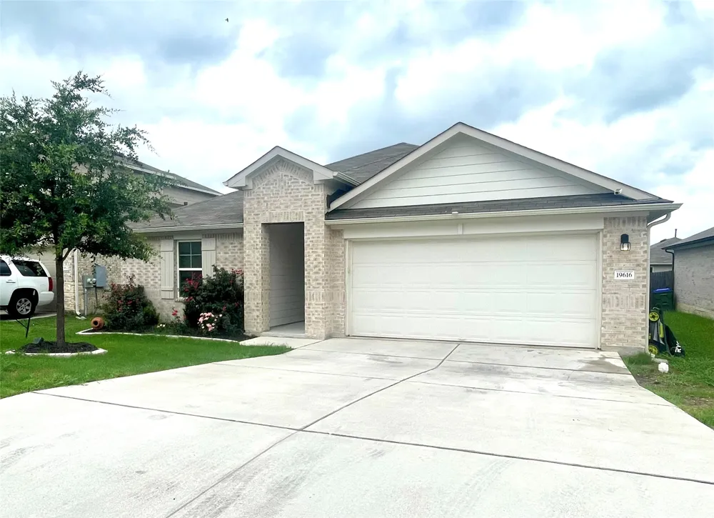 19616 Ann Richards Avenue Manor, TX 78653