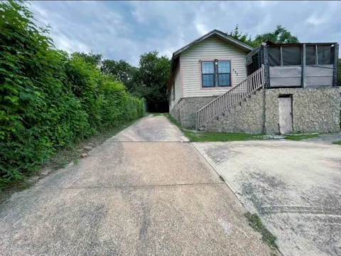 323 Sparks Street