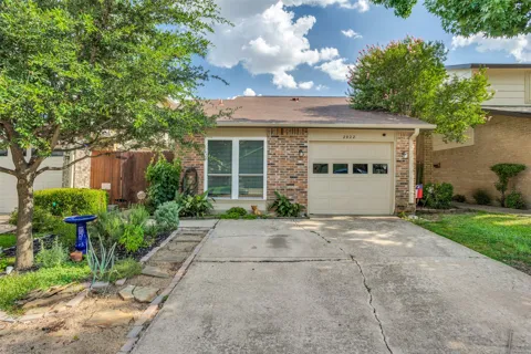 2922 Canis Circle