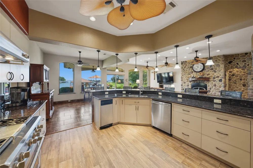 2547 Groves Drive Tool, TX 75143