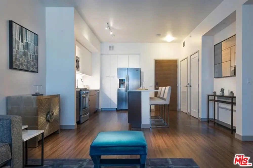 3033 Wilshire Avenue #507 Los Angeles, CA 90010