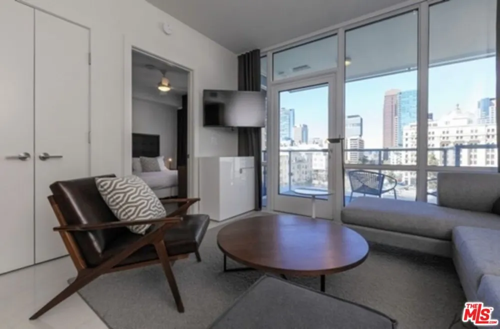 3033 Wilshire Avenue #507 Los Angeles, CA 90010