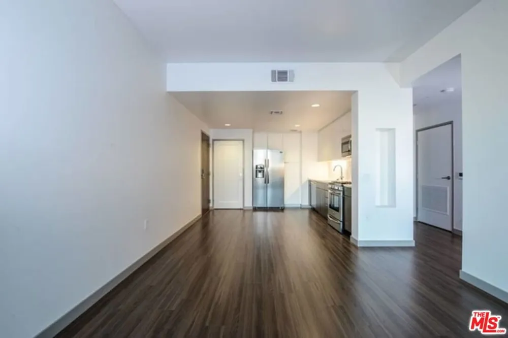 3033 Wilshire Avenue #507 Los Angeles, CA 90010