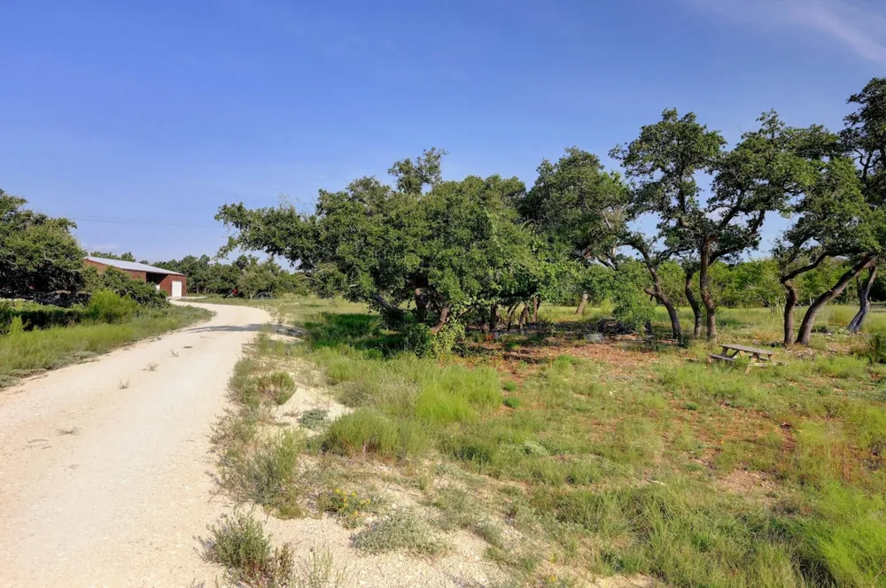 8952 Ranch Rd 165 Blanco, TX 78606