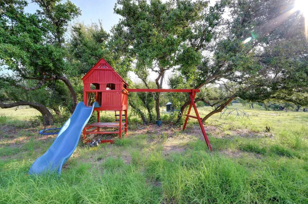 8952 Ranch Rd 165 Blanco, TX 78606