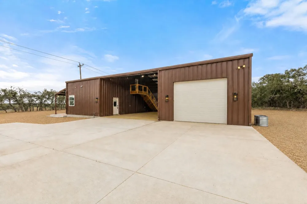 8952 Ranch Rd 165 Blanco, TX 78606