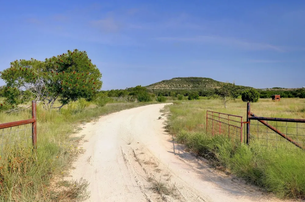 8952 Ranch Rd 165 Blanco, TX 78606