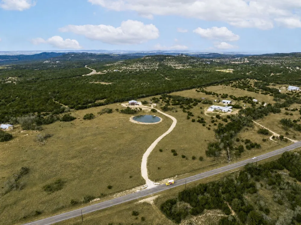 8952 Ranch Rd 165 Blanco, TX 78606