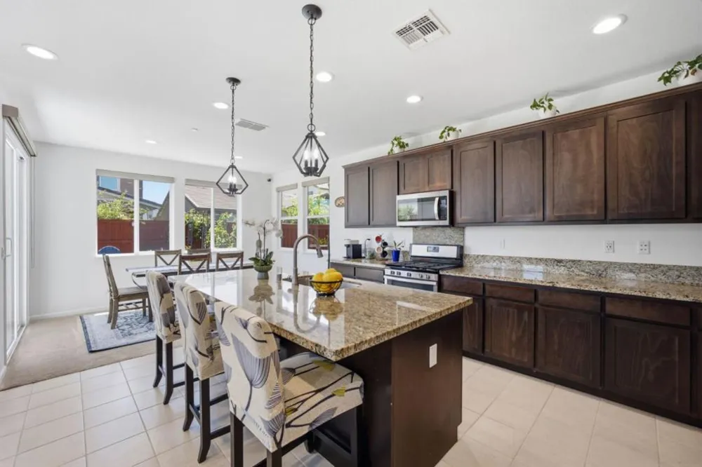 1702 Plumas Drive Lathrop, CA 95330