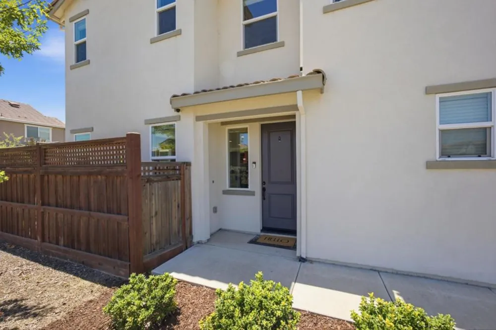 1702 Plumas Drive Lathrop, CA 95330