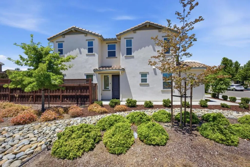 1702 Plumas Drive Lathrop, CA 95330